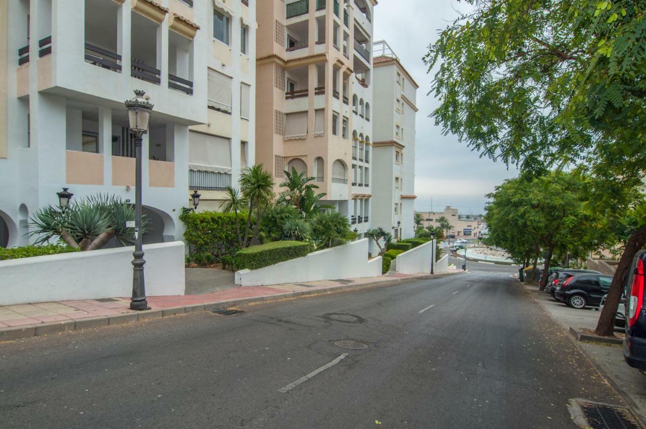 Puerto Deportivo Estepona Exterior foto
